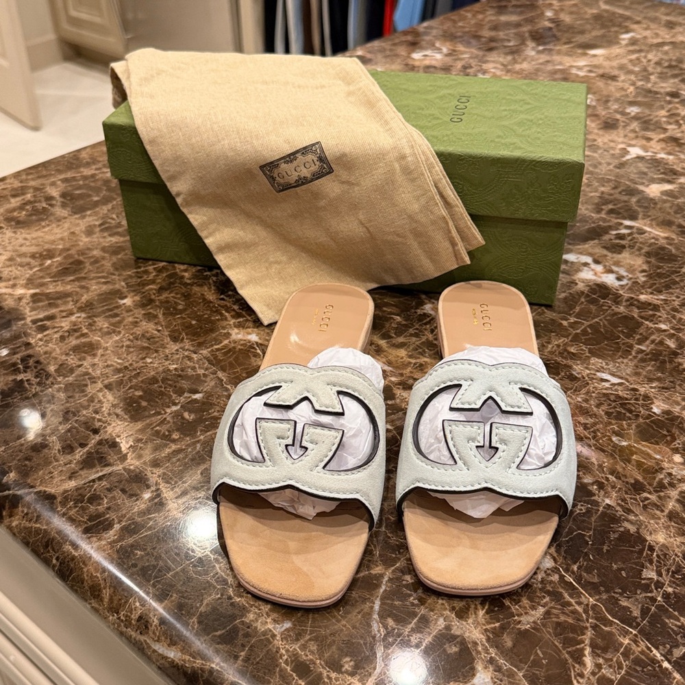 NWT Gucci Salvy Green Sandals with Iconic GG Logo